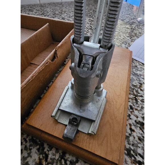 Vintage Dazey Crackit Nutcracker Set - Picture 5 of 8